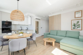 Stylowy Apartament 400 m od Plaży by Noclegi Renters